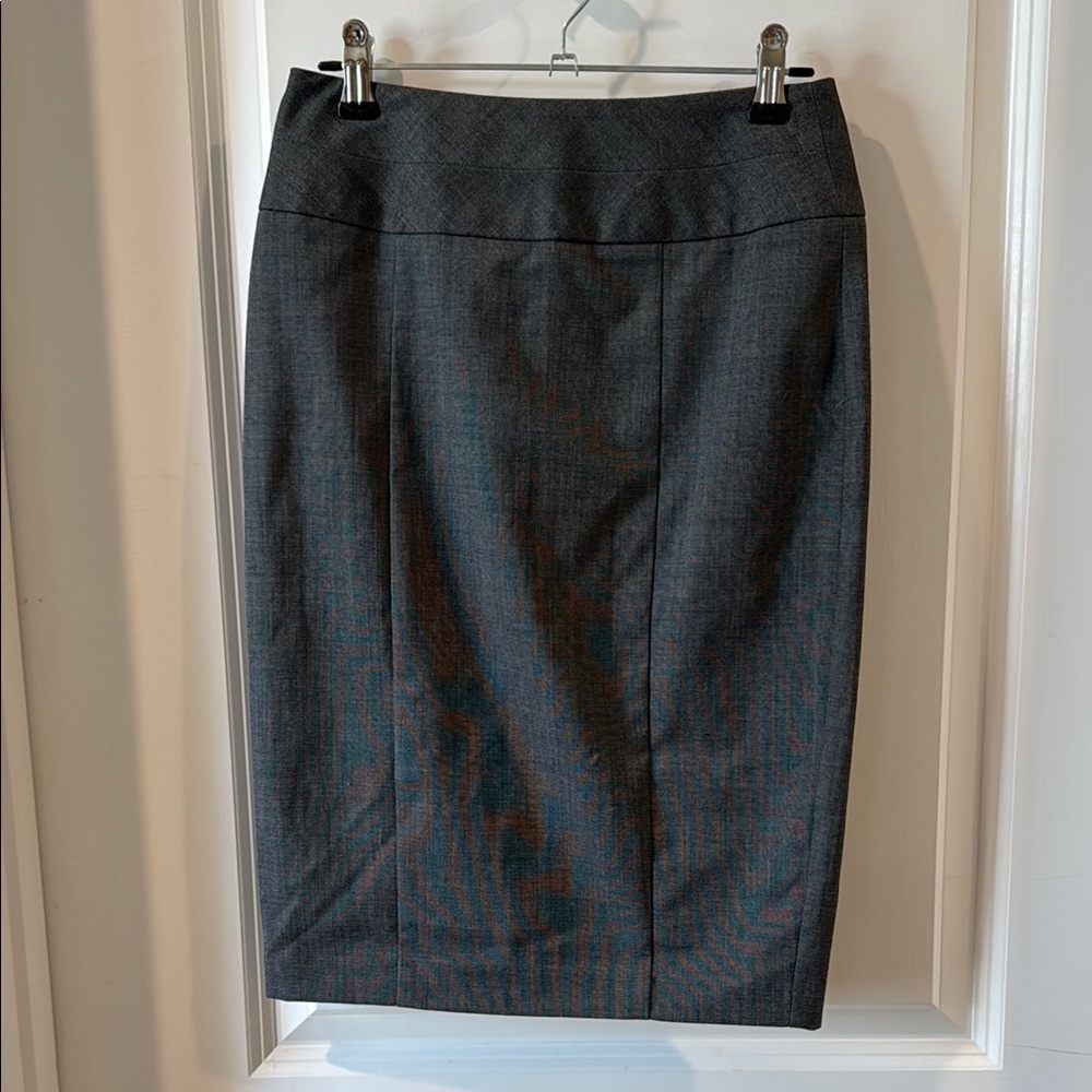 NWT Elegant Gray Pencil Skirt Size 0 Ruffle Detail